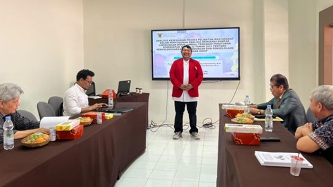 Christian Pasaribu merespon para dosen pembimbing dan penguji dari Universitas Hasanuddin.(Ist)
